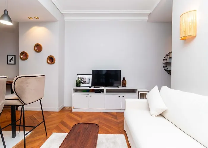 Apartment Center Of Paris By Studio Prestige