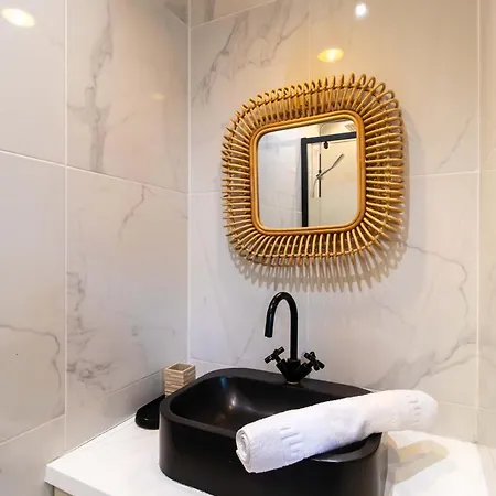 Apartment Center Of Paris By Studio Prestige Exterior foto